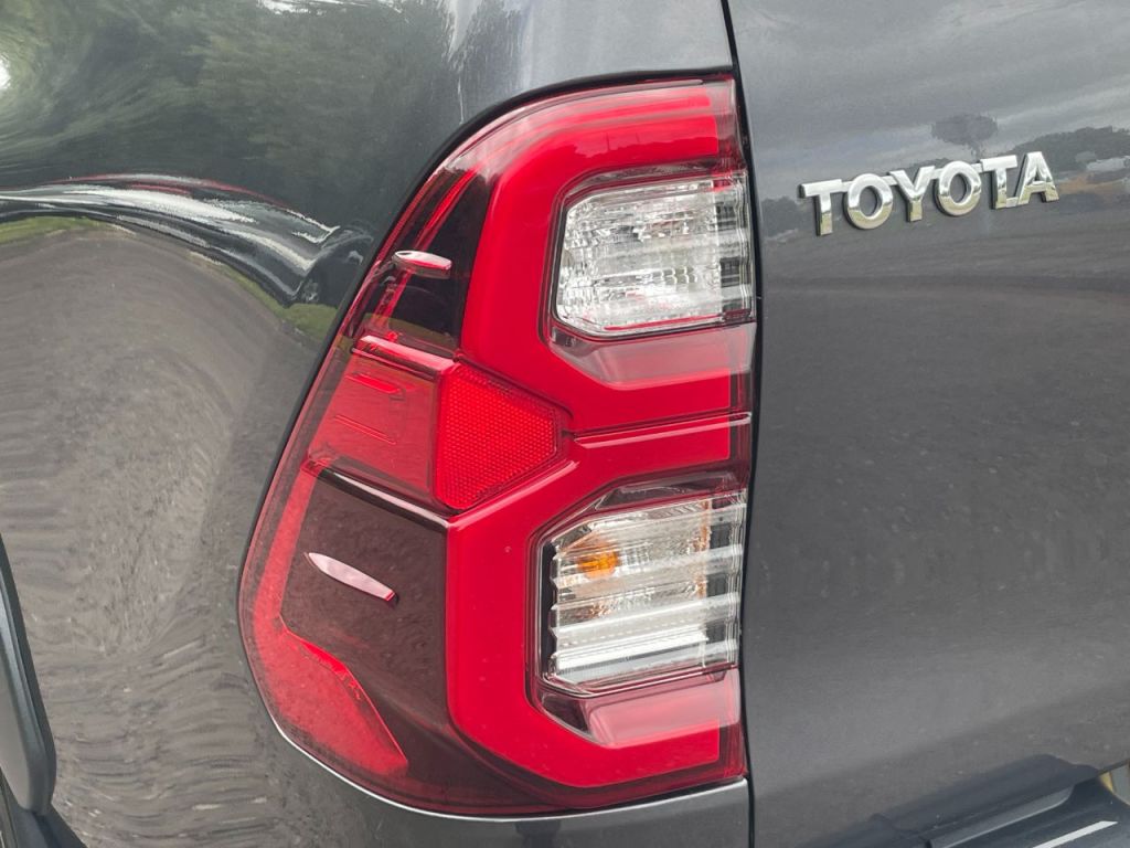 Used Toyota Hilux 2023 for sale - 76840504: Photo 19