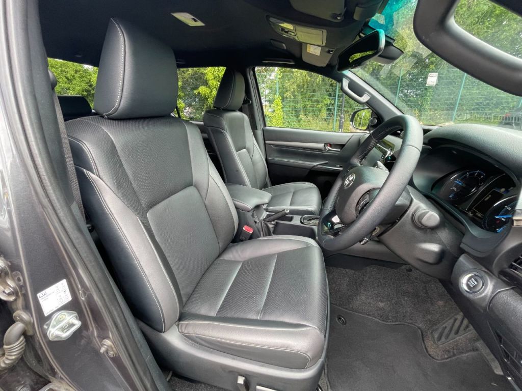 Used Toyota Hilux 2023 for sale - 76840504: Photo 24