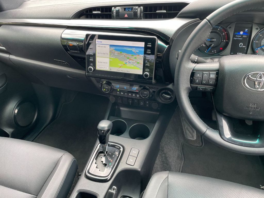 Used Toyota Hilux 2023 for sale - 76840504: Photo 29