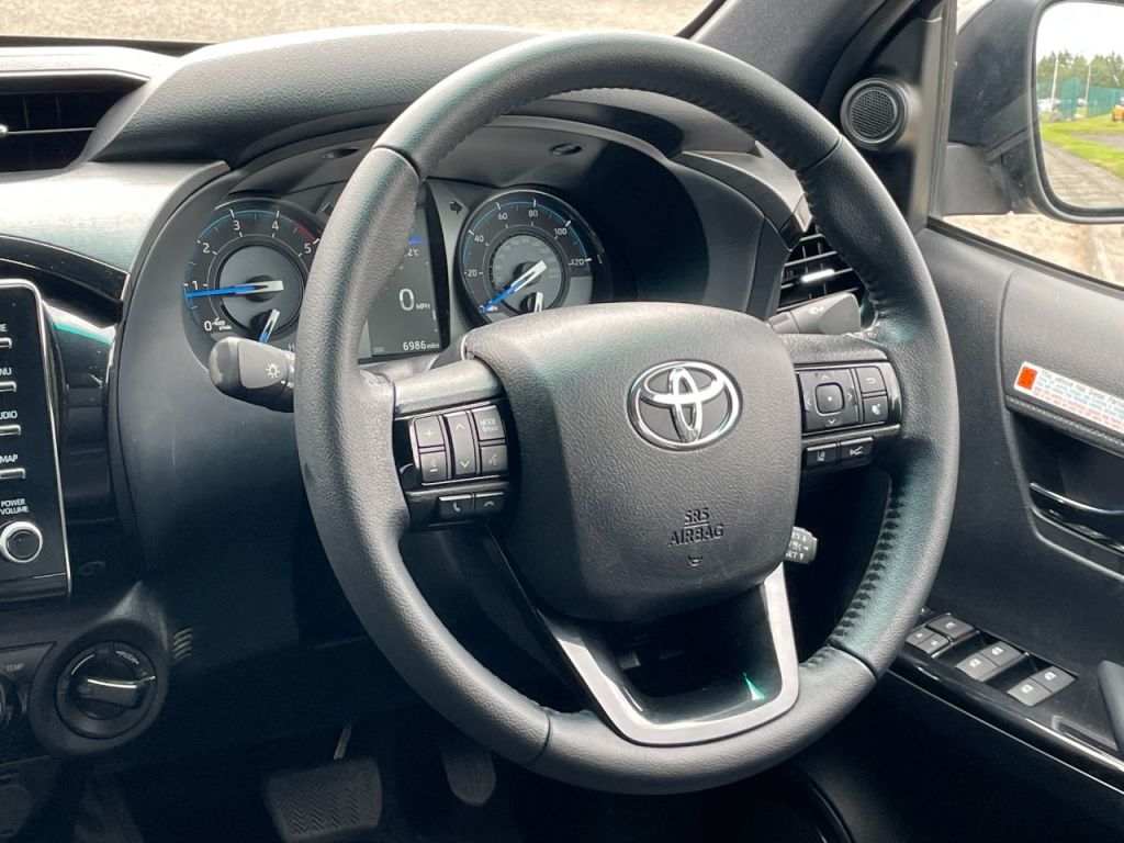Used Toyota Hilux 2023 for sale - 76840504: Photo 31