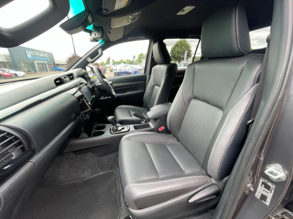 Used Toyota Hilux 2023 for sale - 76840504: Photo 34