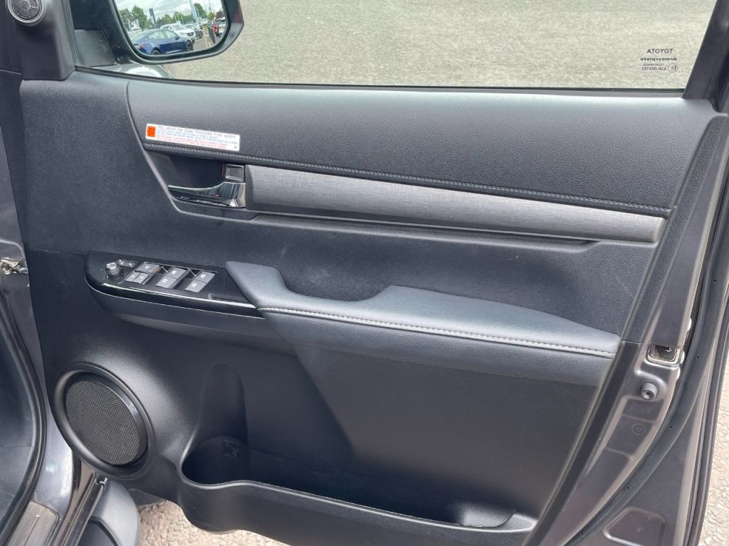 Used Toyota Hilux 2023 for sale - 76840504: Photo 36