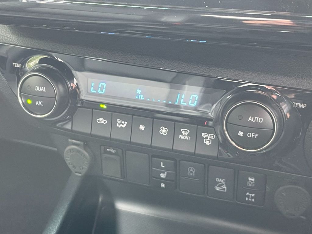 Used Toyota Hilux 2023 for sale - 76840504: Photo 43