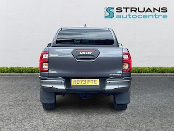 Used Toyota Hilux 2023 for sale - 76840504: Photo