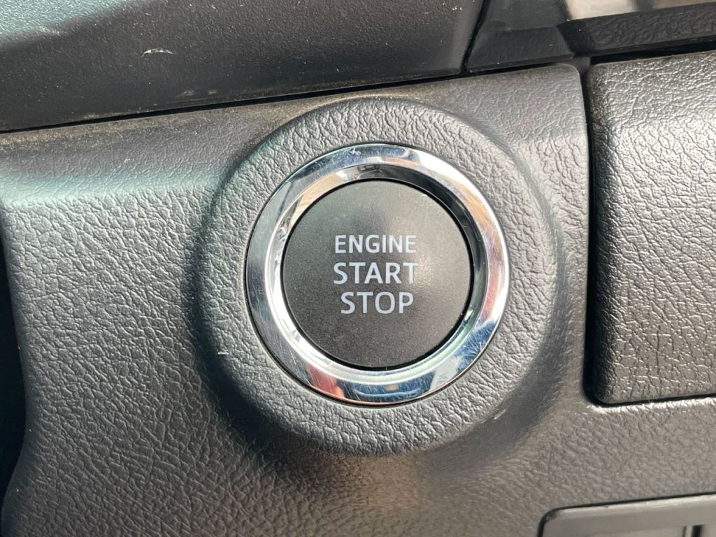 Used Toyota Hilux 2023 for sale - 76840504: Photo 54