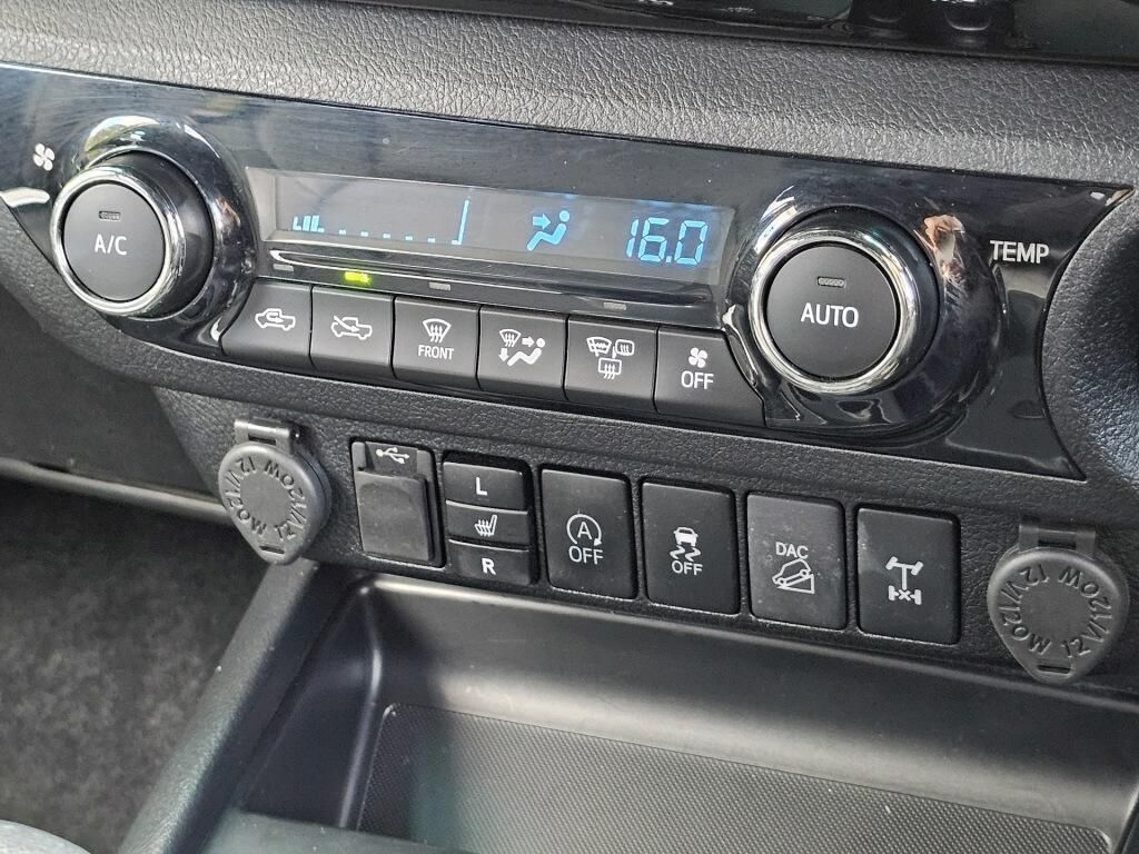 Used Toyota Hilux 2019 for sale - 76840496: Photo 24