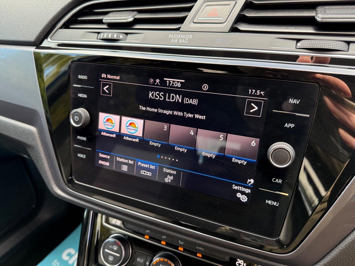 Used Volkswagen Touran for sale - 77722872: Photo 30