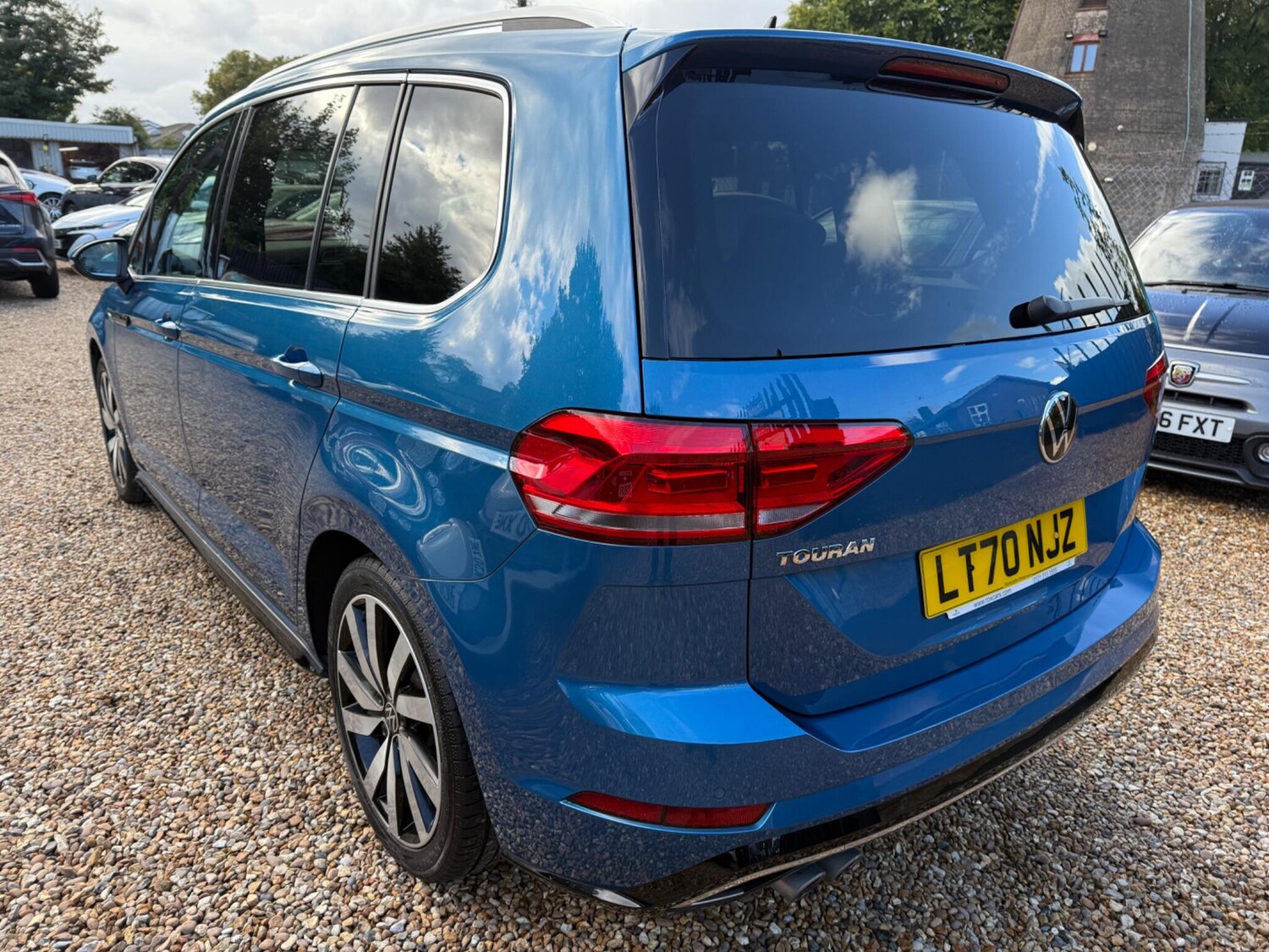 Used Volkswagen Touran for sale - 77722872: Photo 9