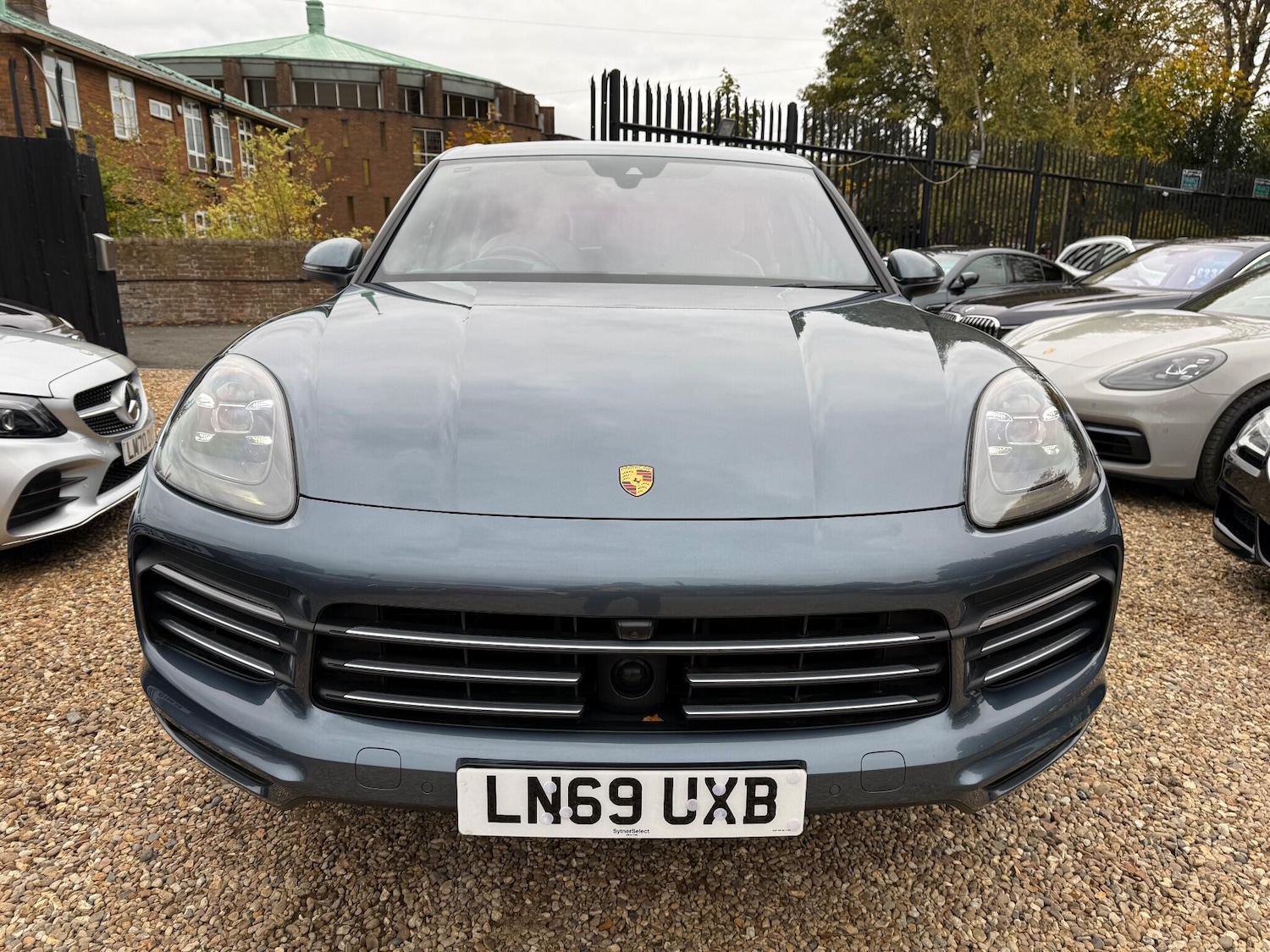 Used Porsche Cayenne for sale - 77724050: Photo 2