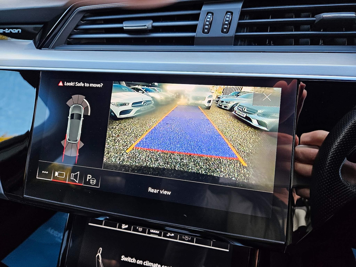 Used Audi e-tron 2021 for sale - 78147960: Photo 5