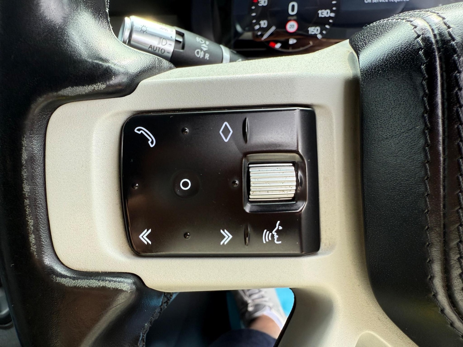 Used Land Rover Defender 110 for sale - 77723945: Photo 23