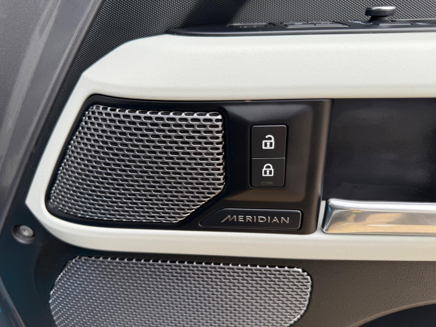 Used Land Rover Defender 110 for sale - 77723945: Photo 41