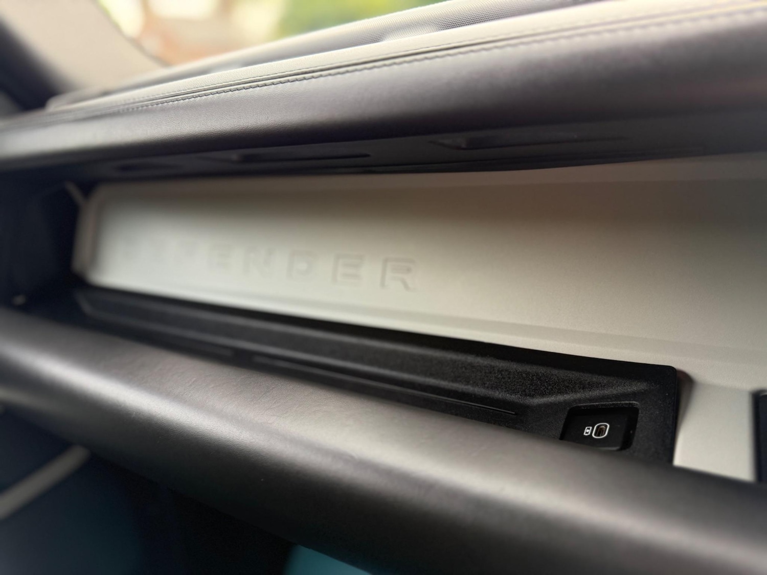 Used Land Rover Defender 110 for sale - 77723945: Photo 48