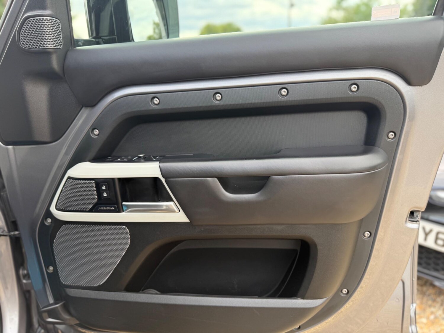 Used Land Rover Defender 110 for sale - 77723945: Photo 50