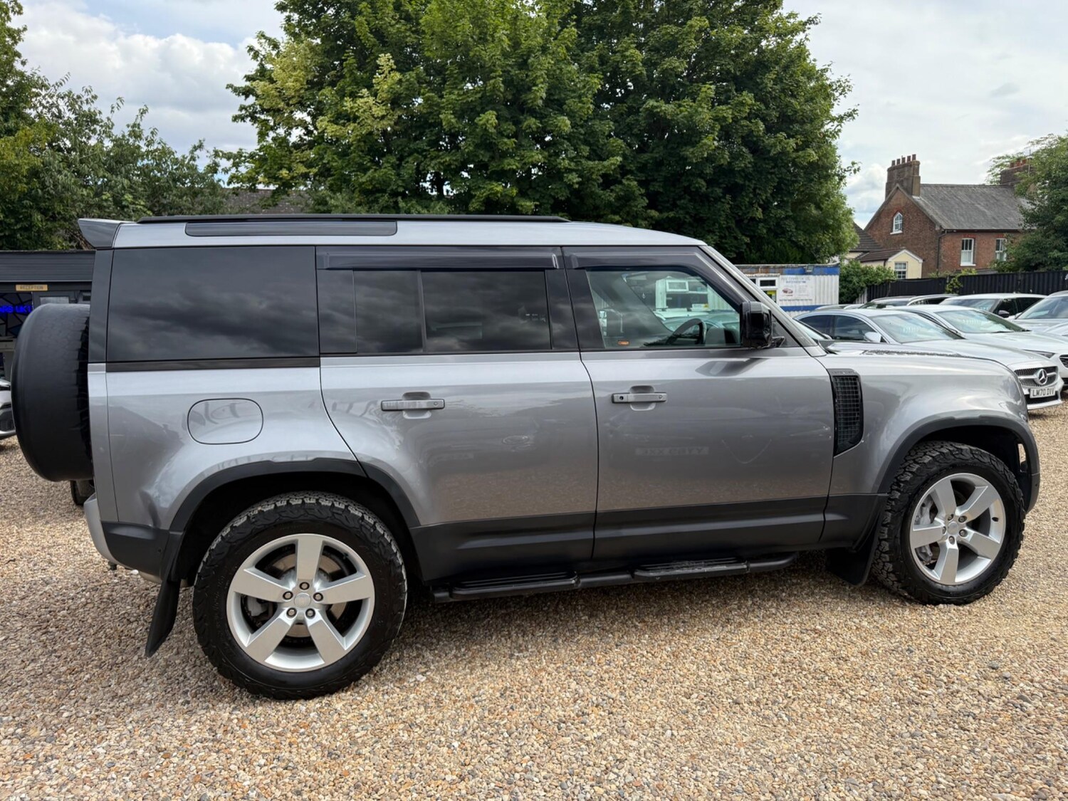 Used Land Rover Defender 110 for sale - 77723945: Photo 9