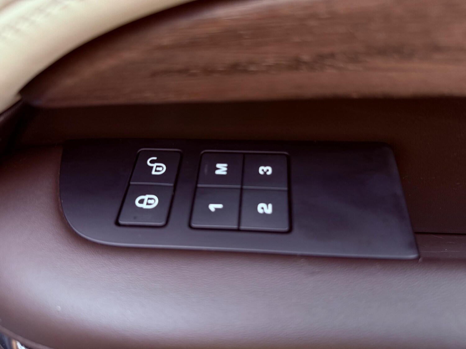 Used Land Rover Discovery 2018 for sale - 77723679: Photo 33