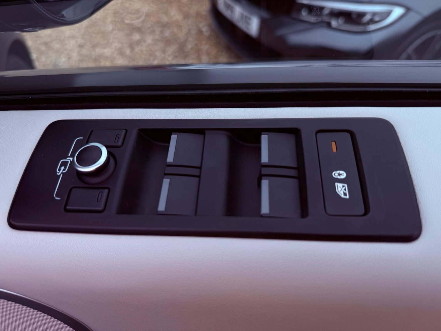 Used Land Rover Discovery 2018 for sale - 77723679: Photo 34