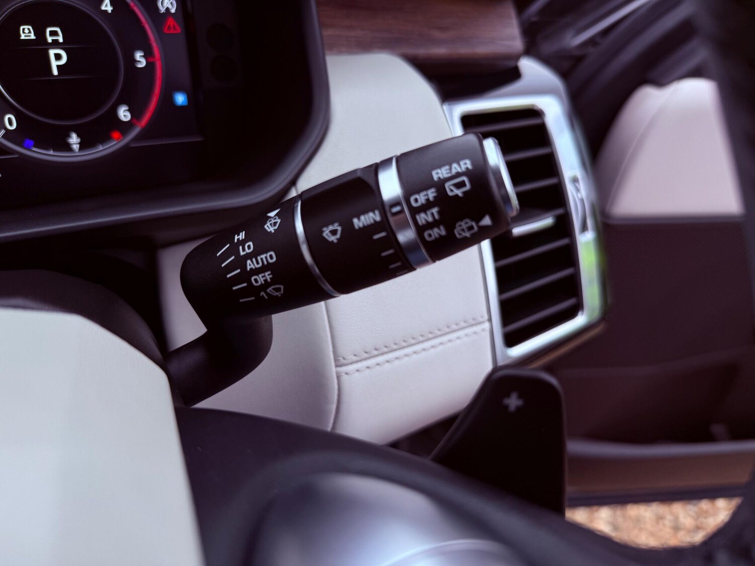 Used Land Rover Discovery 2018 for sale - 77723679: Photo 37