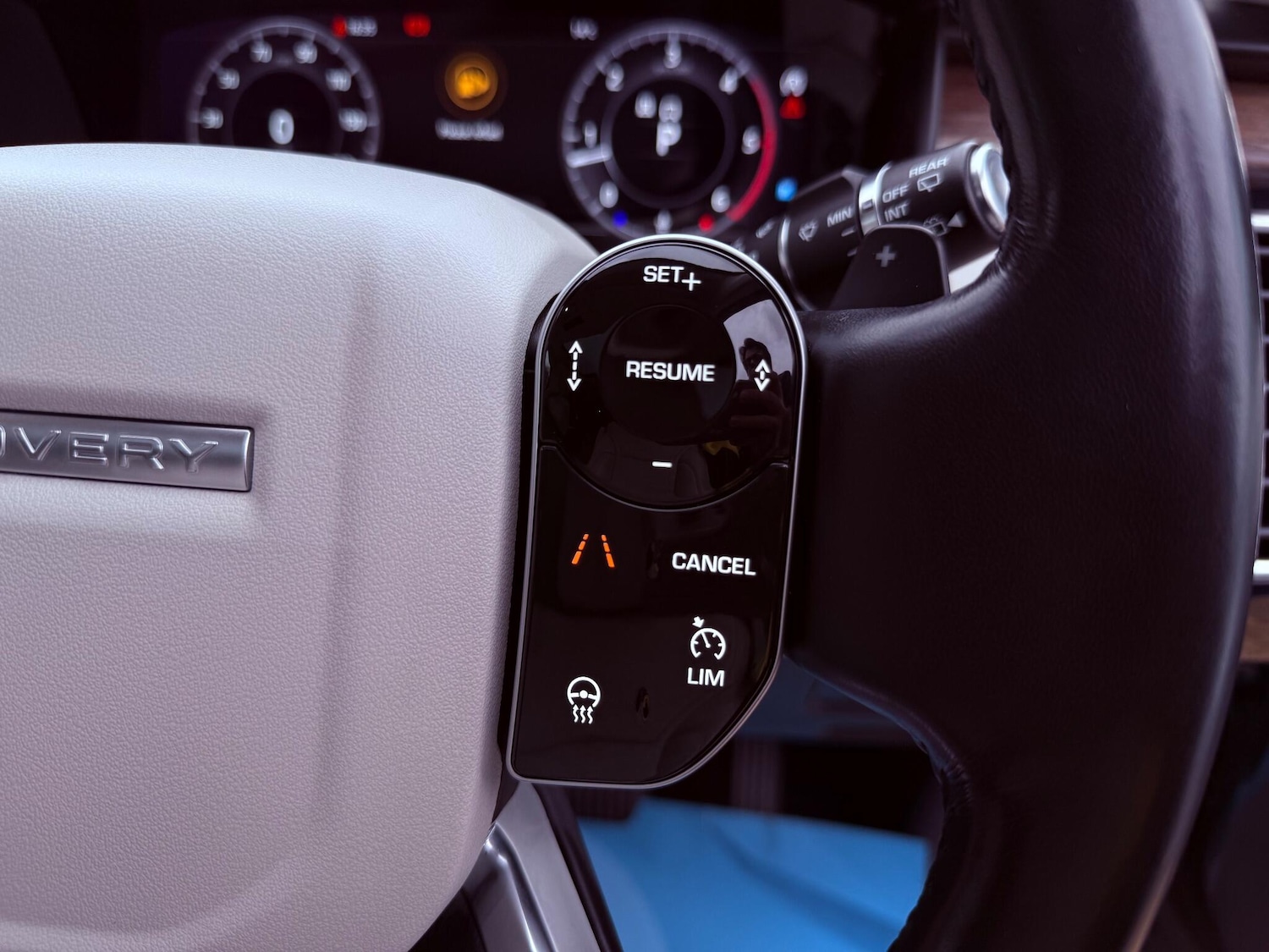 Used Land Rover Discovery 2018 for sale - 77723679: Photo 39