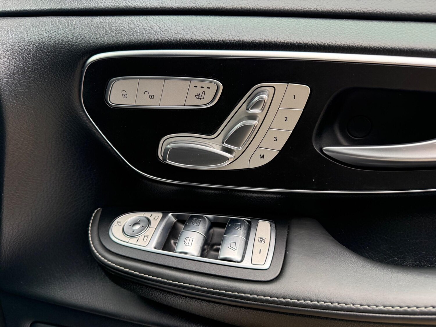 Used Mercedes-Benz V-Class for sale - 78100330: Photo 33