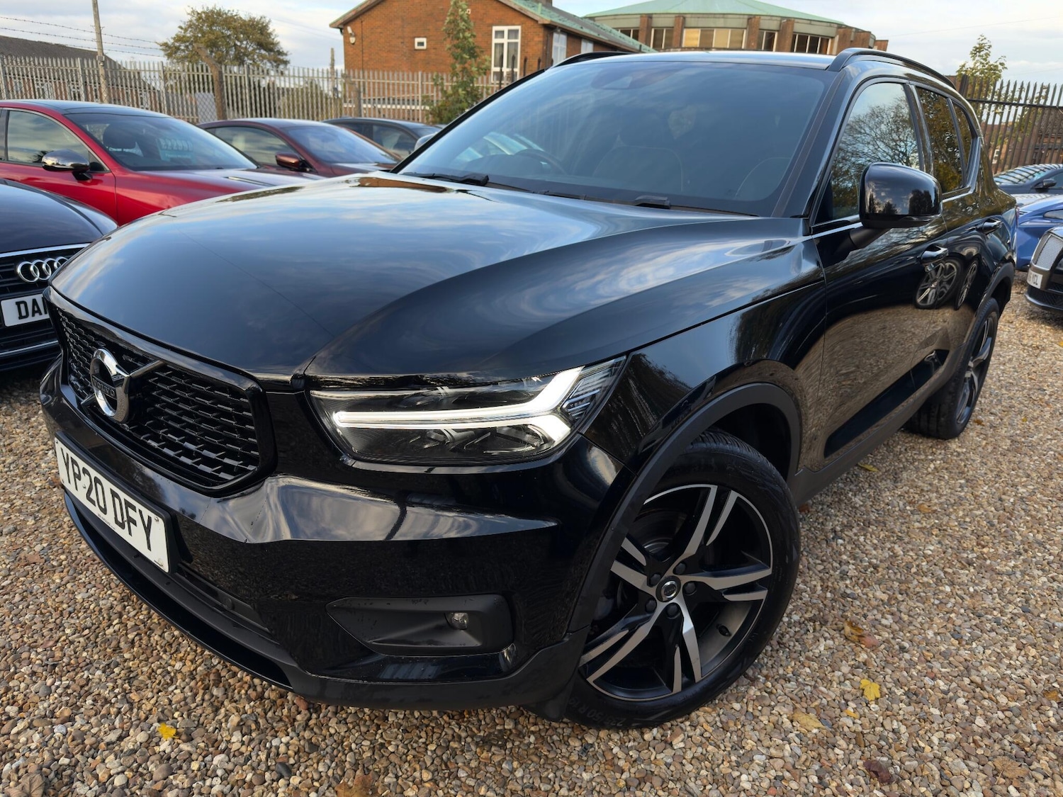 Used Volvo XC40 2020 for sale - 77723404: Photo 2