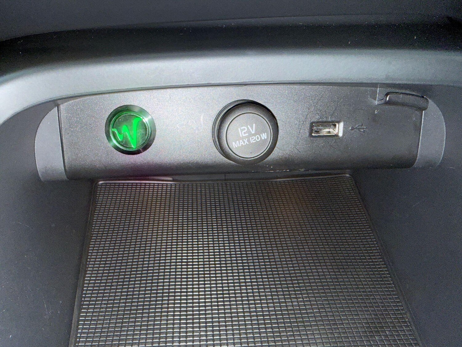 Used Volvo XC40 2020 for sale - 77723404: Photo 32