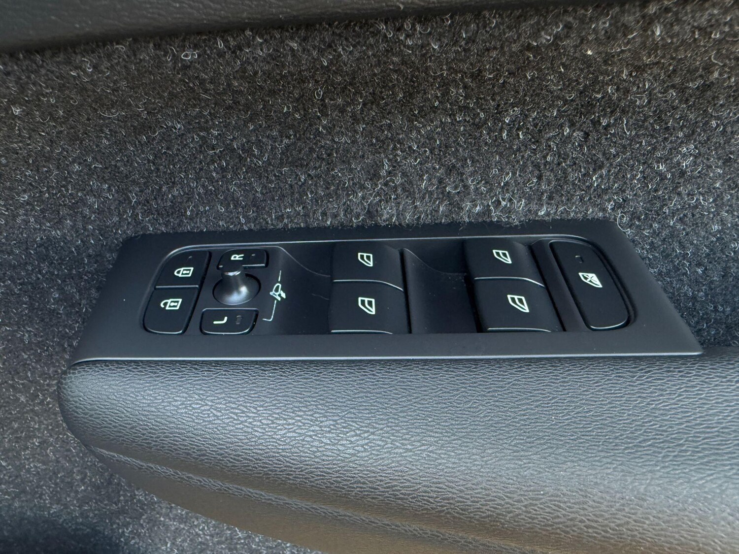 Used Volvo XC40 2020 for sale - 77723404: Photo 33