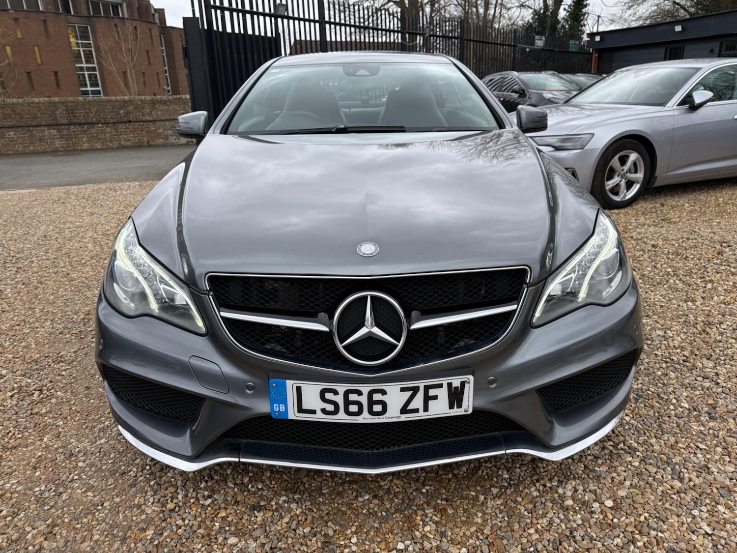 Used Mercedes-Benz E Class for sale - 77793682: Photo 2