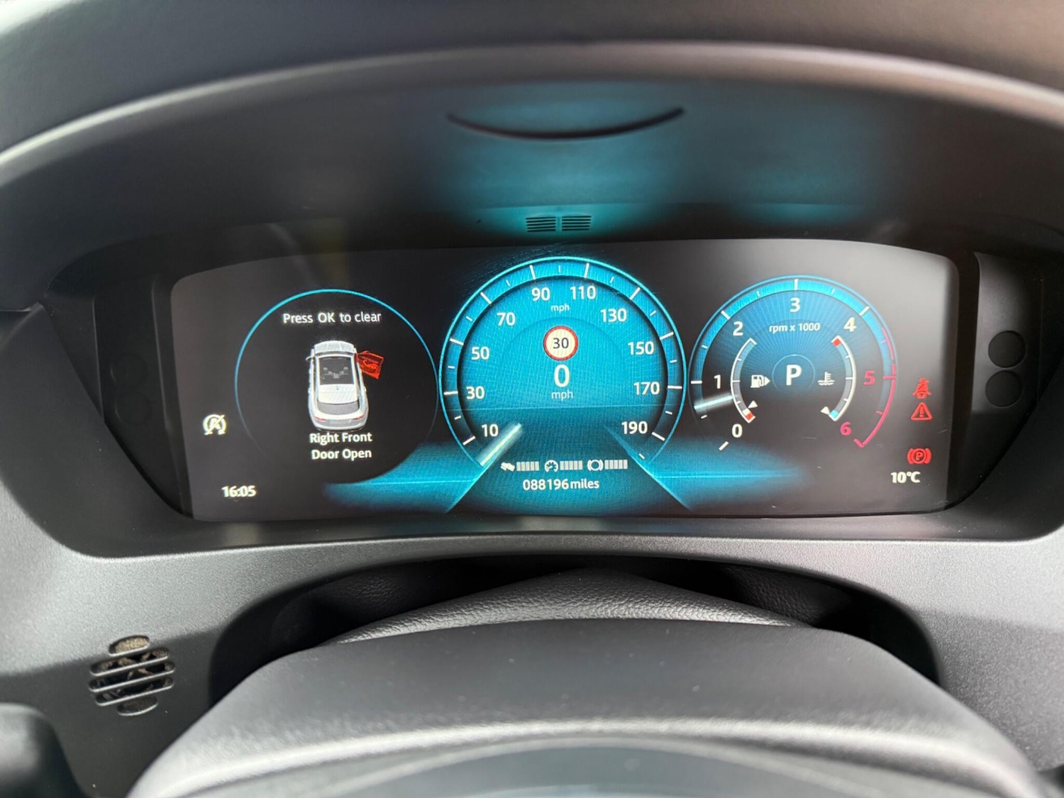 Used Jaguar F-Pace 2017 for sale - 77892241: Photo 21