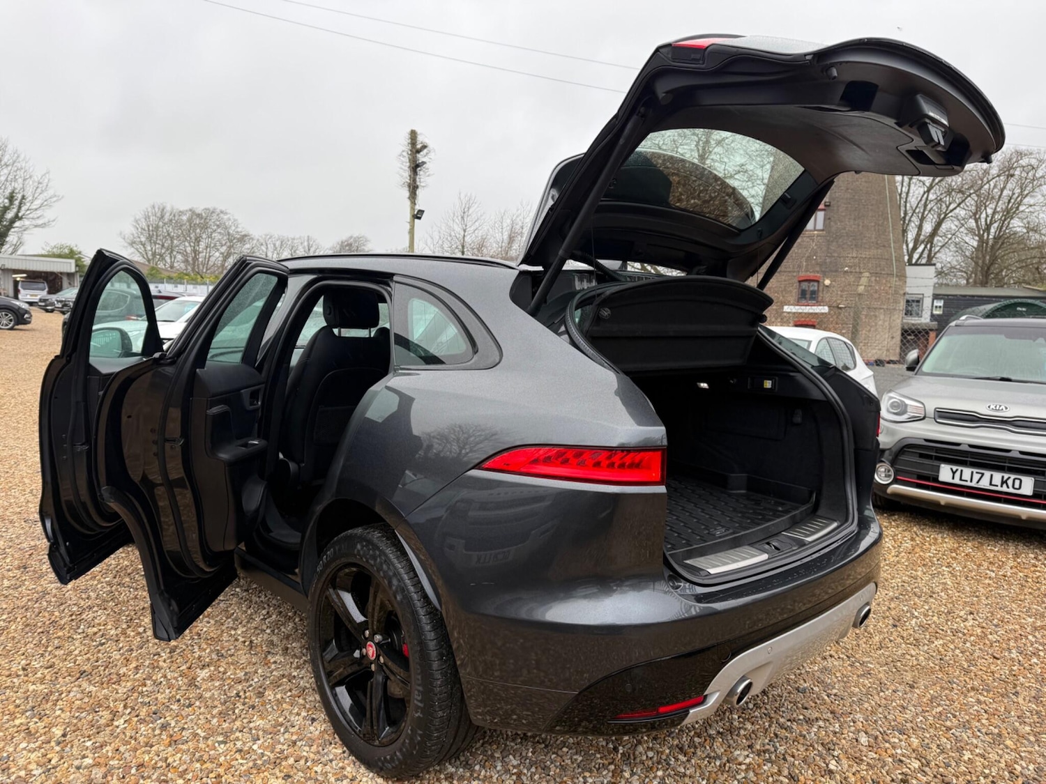 Used Jaguar F-Pace 2017 for sale - 77892241: Photo 52