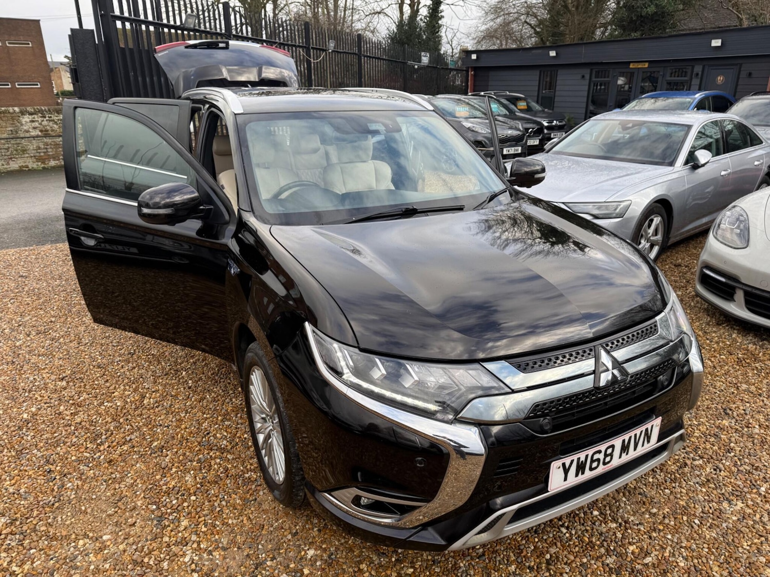 Used Mitsubishi Outlander for sale - 77769731: Photo 40