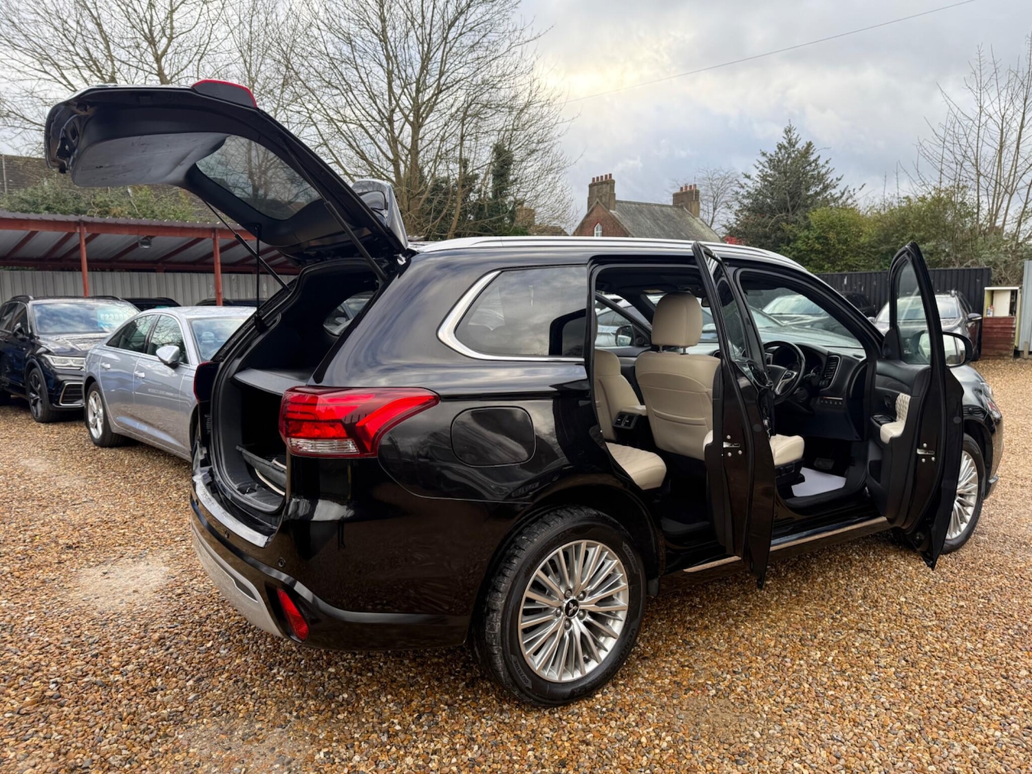 Used Mitsubishi Outlander for sale - 77769731: Photo 41