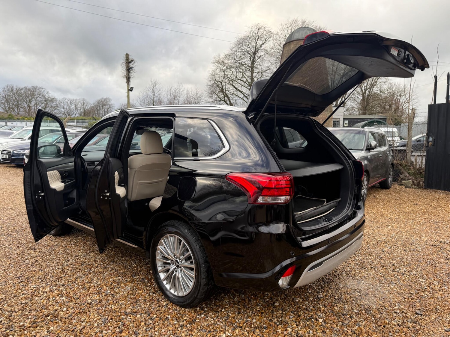 Used Mitsubishi Outlander for sale - 77769731: Photo 43