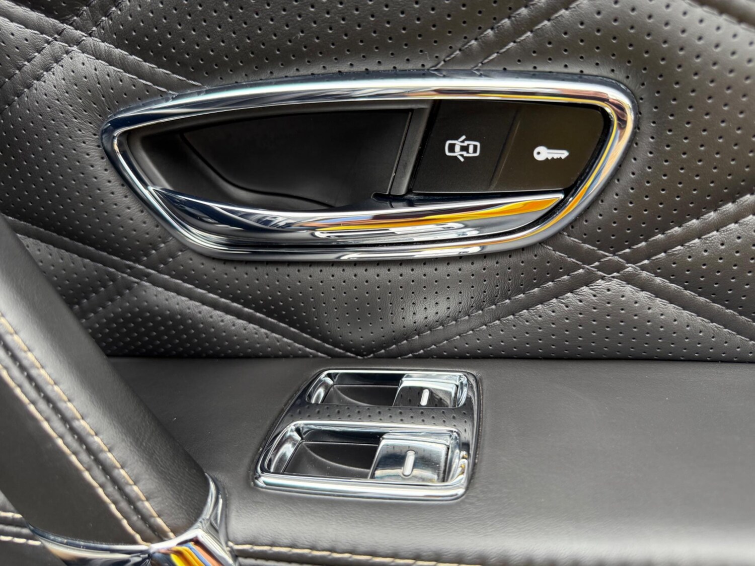 Used Bentley Flying Spur for sale - 77722856: Photo 44