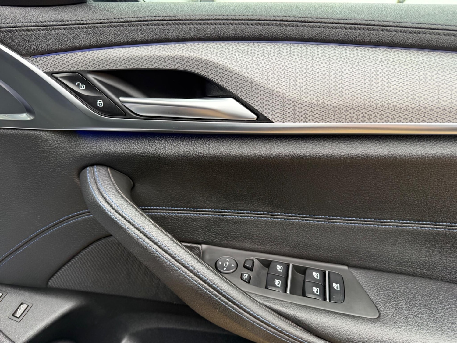 Used BMW 5 Series 2018 for sale - 77793570: Photo 39