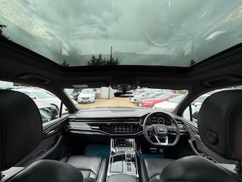 Used Audi Q7 2020 for sale - 77723300: Photo