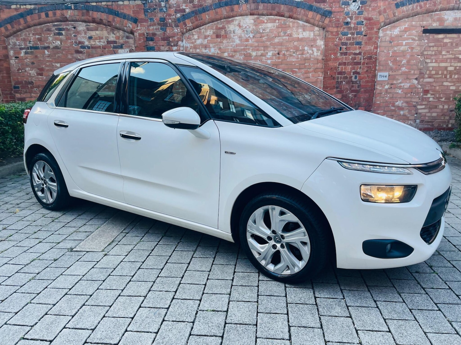 Used Citroen C4 Picasso 2013 for sale - 75670550: Photo 8