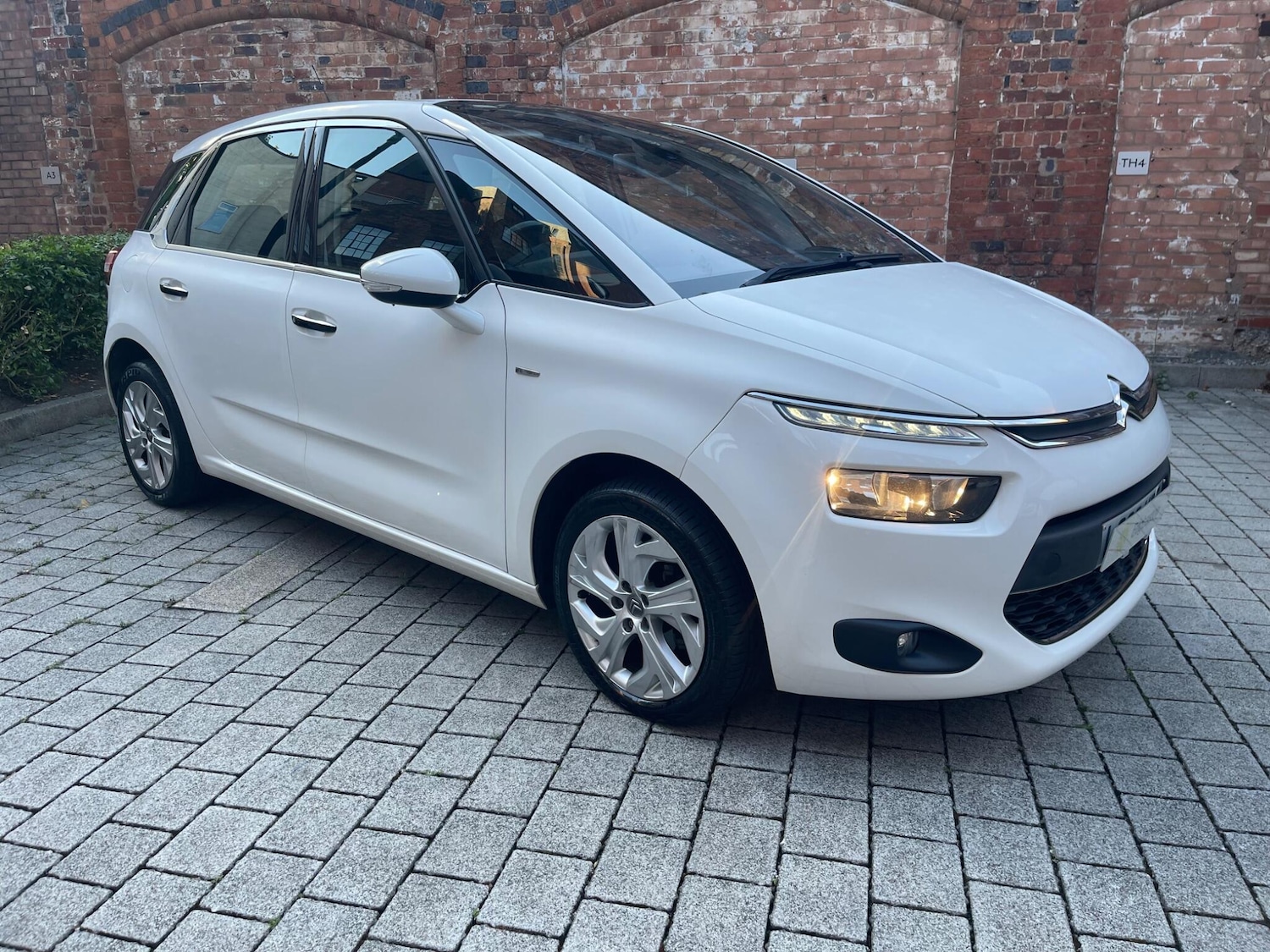 Used Citroen C4 Picasso 2013 for sale - 75670550: Photo 9