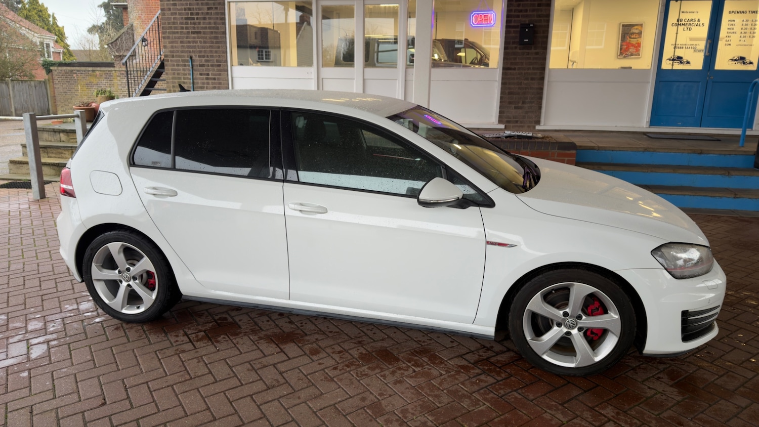 Used Volkswagen Golf 2025 for sale - 77818204: Photo 2