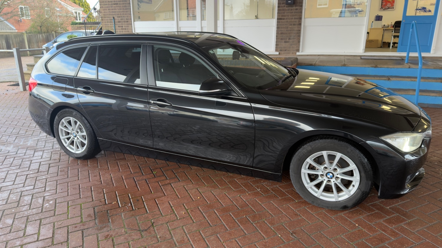 Used BMW 3 Series 2025 for sale - 77818221: Photo 2