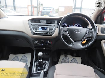 Used Hyundai i20 2015 for sale - 76482914: Photo