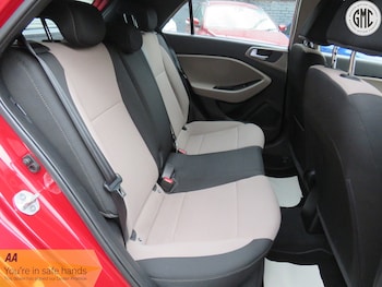 Used Hyundai i20 2015 for sale - 76482914: Photo