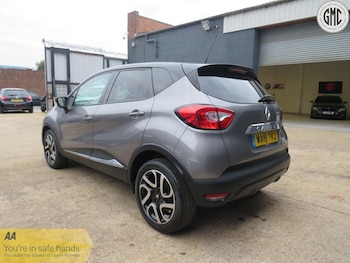 Used Renault Captur 2016 for sale - 76075988: Photo