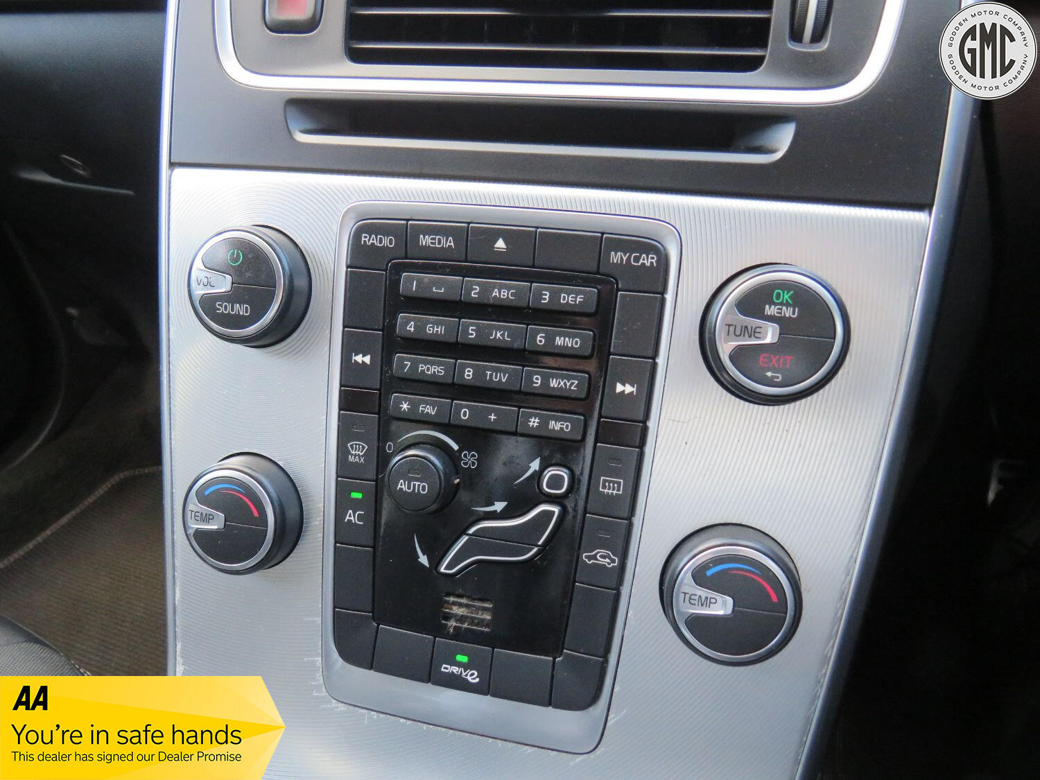 Used Volvo V60 2011 for sale - 77089892: Photo 17