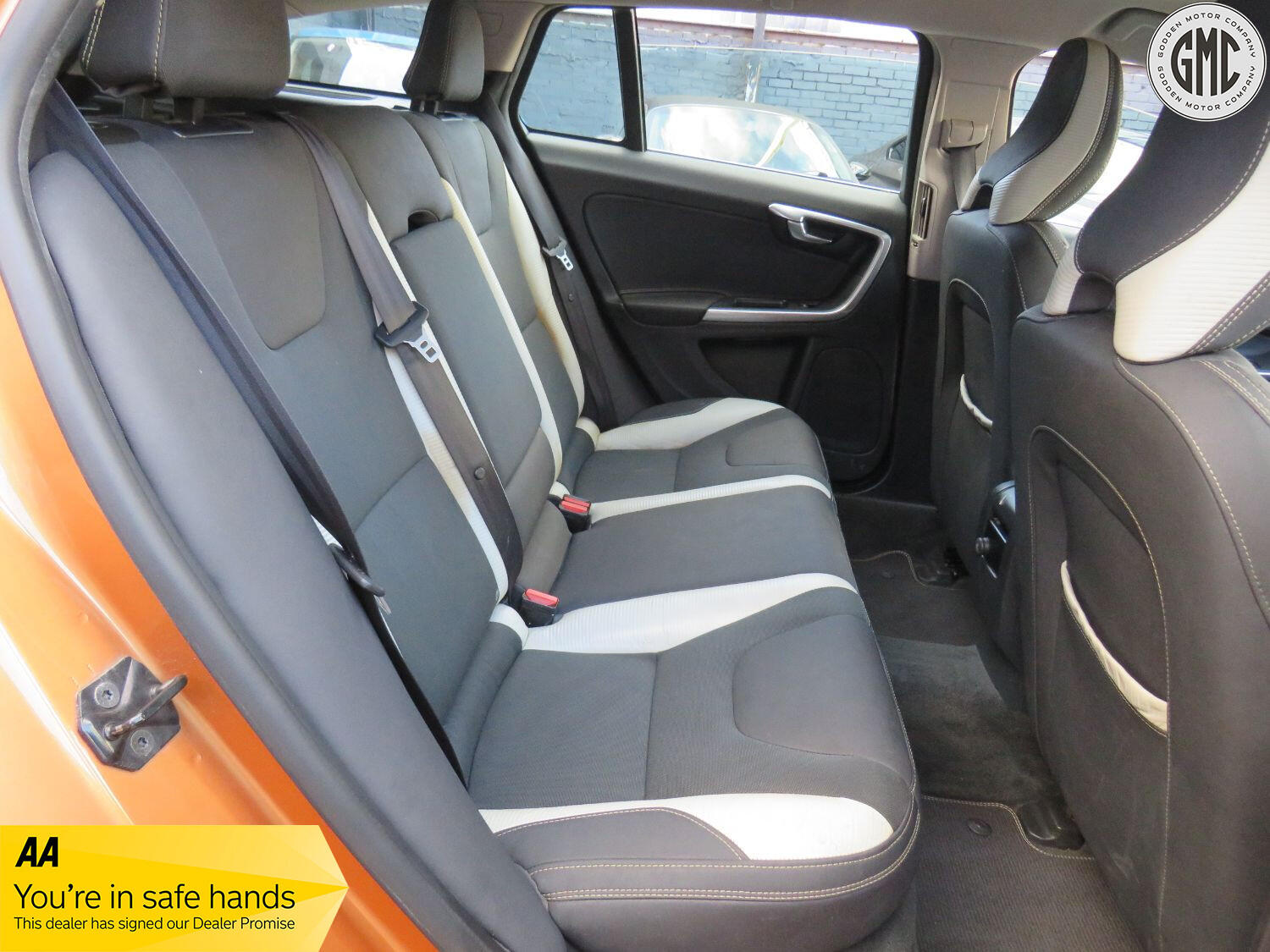 Used Volvo V60 2011 for sale - 77089892: Photo 3