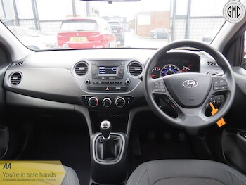 Used Hyundai i10 2016 for sale - 76536745: Photo