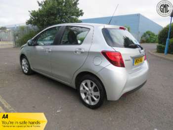 Used Toyota Yaris 2015 for sale - 74685911: Photo