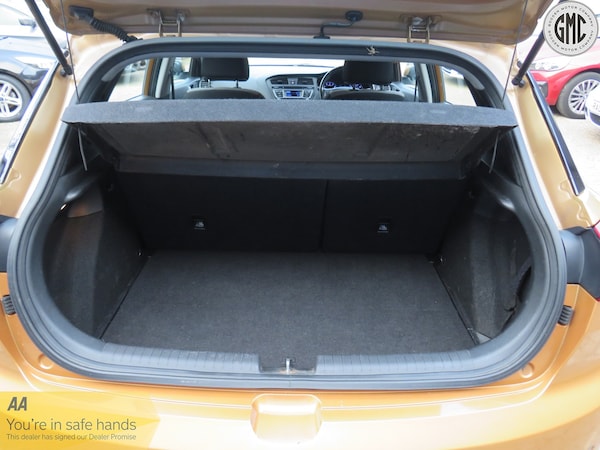 Used Hyundai i20 2015 for sale - 76225305: Photo 13