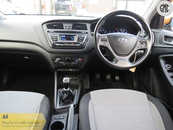 Used Hyundai i20 2015 for sale - 76225305: Photo 2