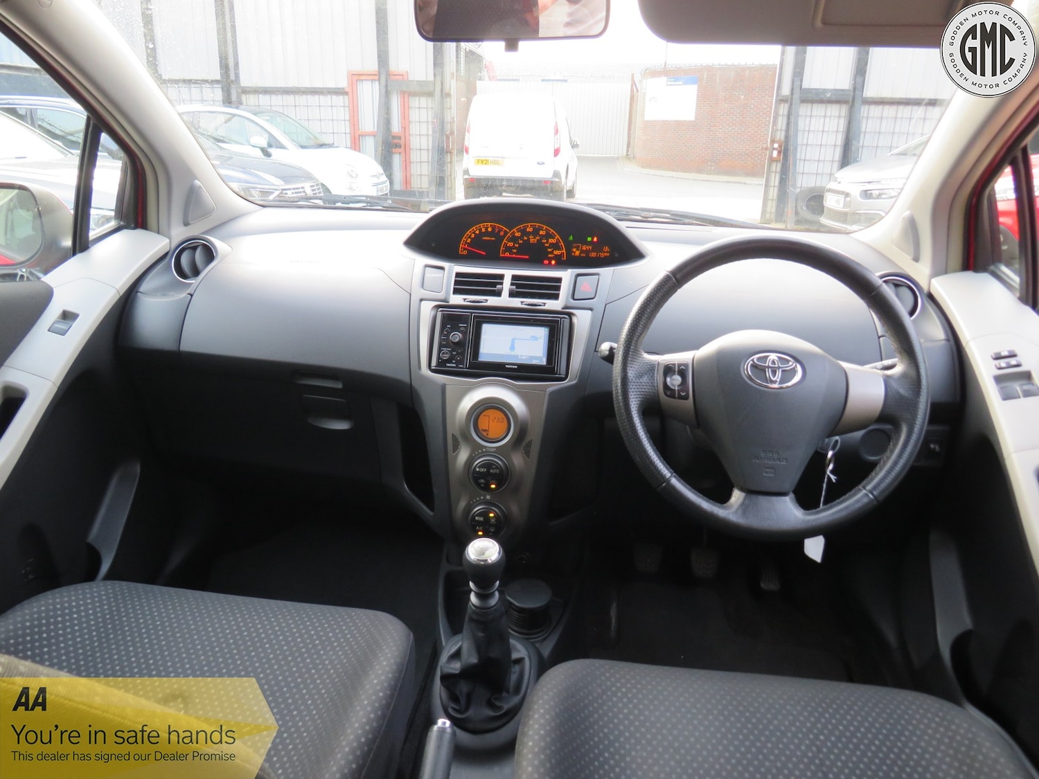 Used Toyota Yaris 2011 for sale - 77774762: Photo 2